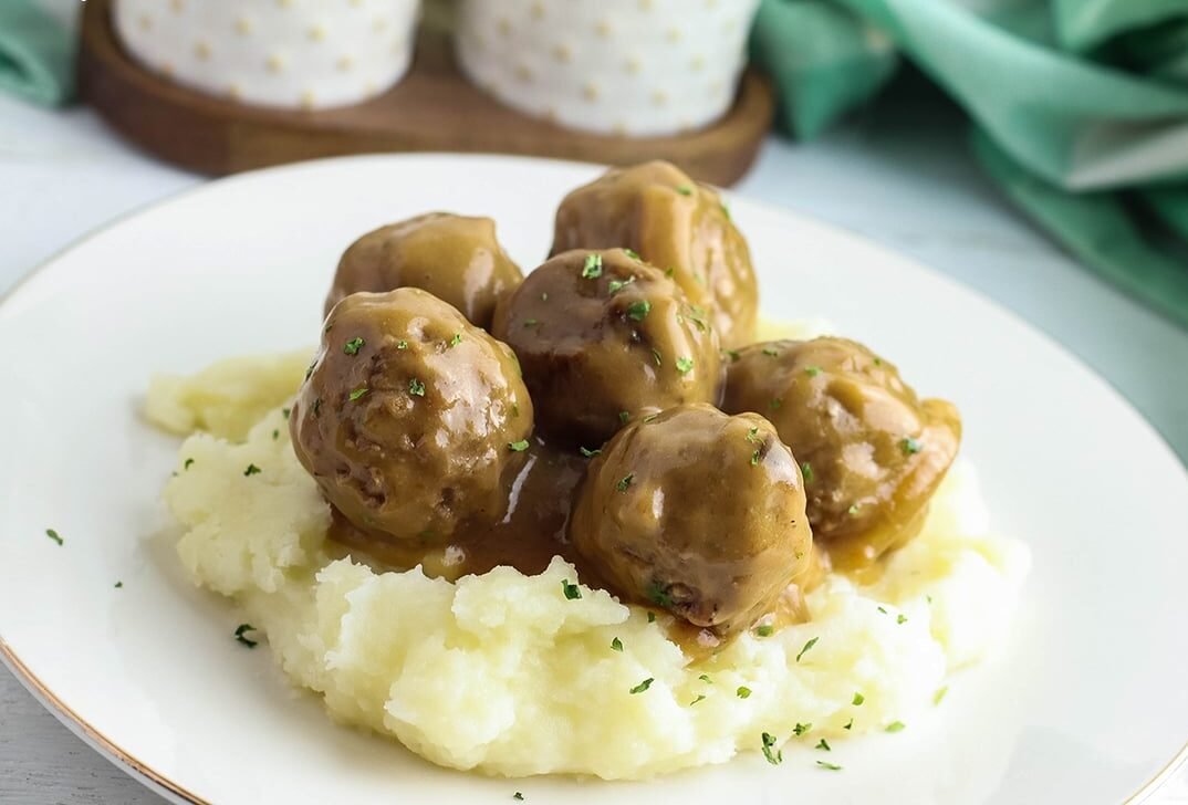 Slow Cooker Meatballs with Gravy