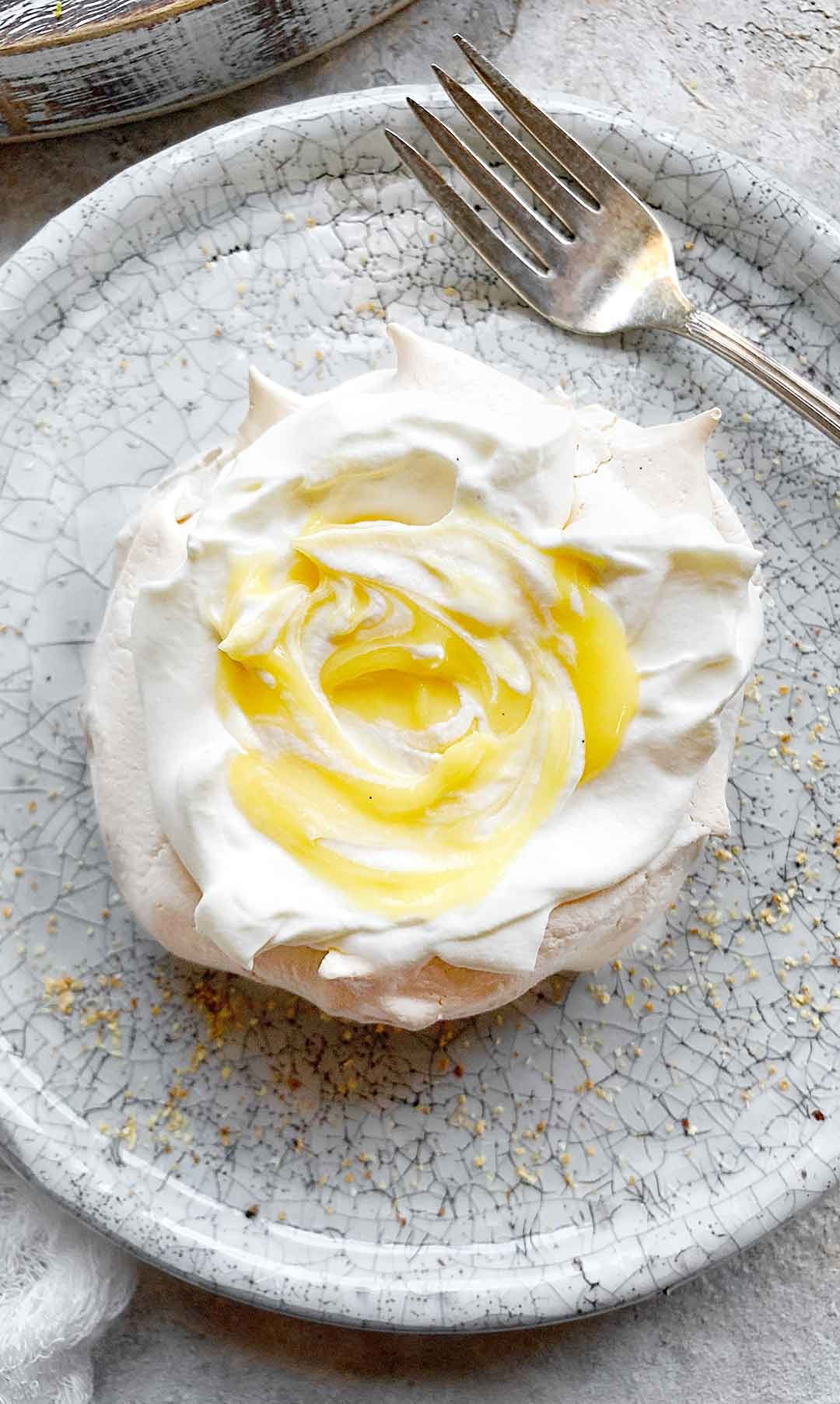 Mini Pavlovas with Tangerine Curd