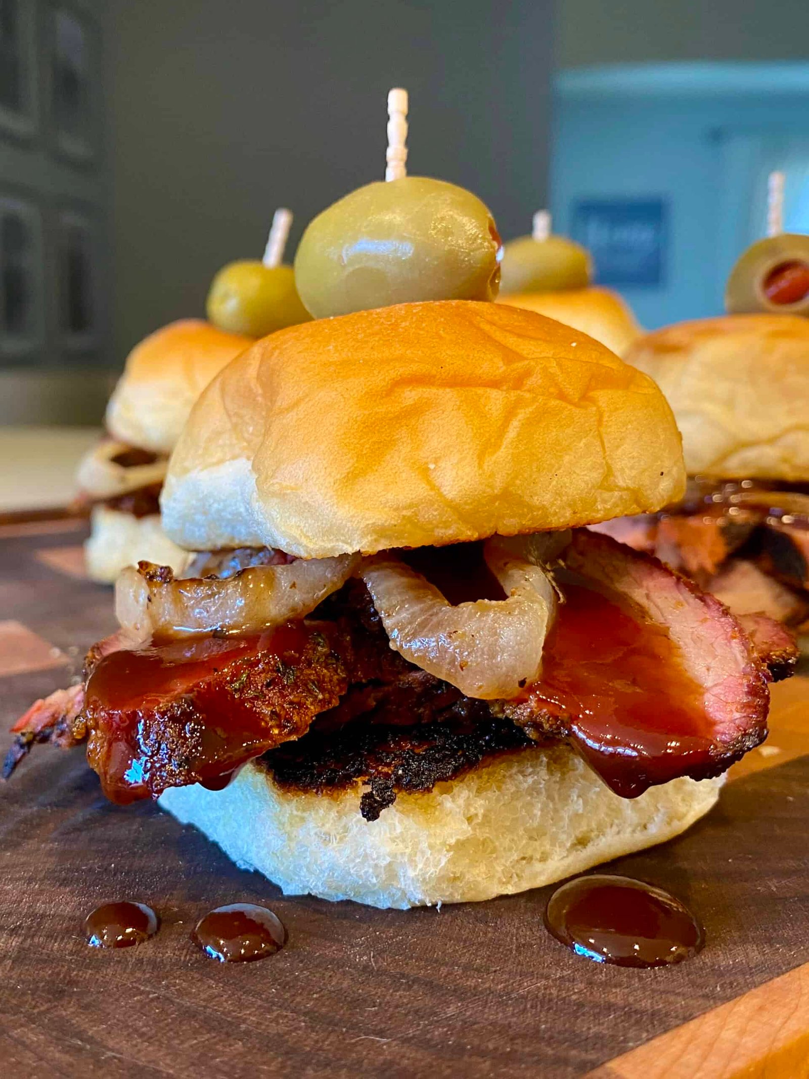 Tri-Tip Sliders on Hawaiian Rolls with Sriracha Sauce